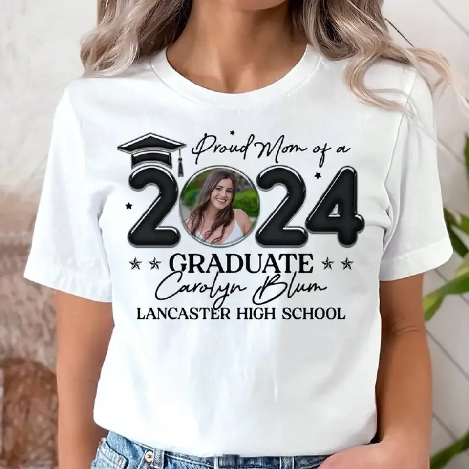 Personalized T-shirt - Graduation Keepsake Gift - Balloon Style Proud Mom Dad Of A 2024 Graduate Photo - Joliny