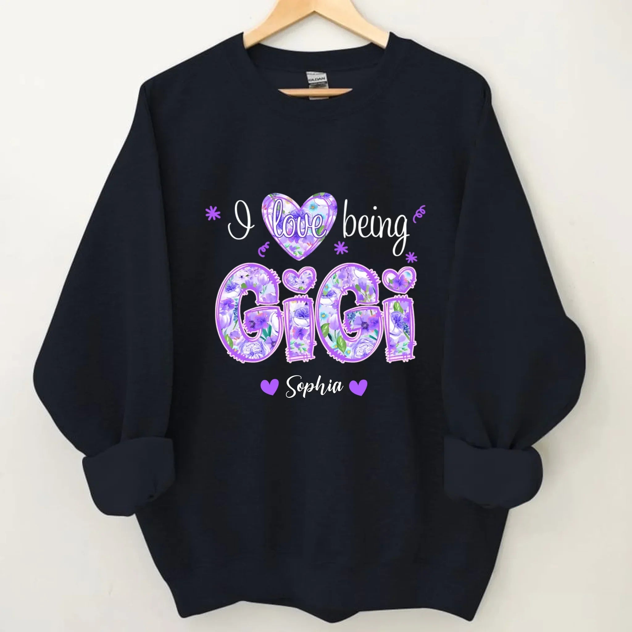 I Love Being Gigi - Garment with personalized name in purple floral pattern - Family Gift - Joliny