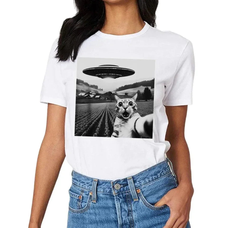 Cat and UFO Funny Selfie Pattern Clothes - A Gift For Friend,Family,Colleagues,Fellow Student,Roommates - Joliny