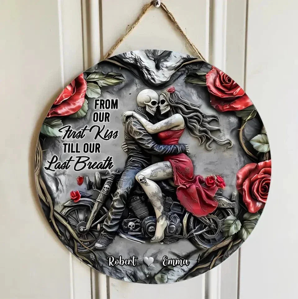 Customized Couple Themed Wooden Door Plate - Personalized Name Couple Embrace Wooden Signage - A Gift For Girlfriend,Boyfriend,Wife,Husband - Joliny