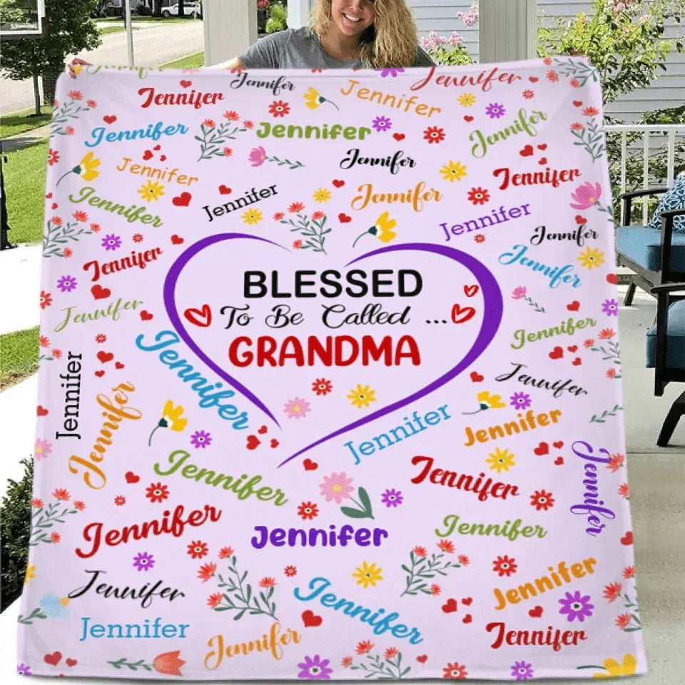 Customized Small Flower And Heart Pattern Blanket - Personalized Nickname And Name Flannel Blanket - Loving Gifts For Family Members,BFF - Joliny