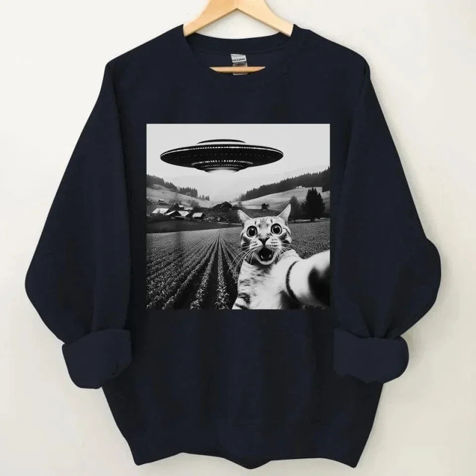 Cat and UFO Funny Selfie Pattern Clothes - A Gift For Friend,Family,Colleagues,Fellow Student,Roommates - Joliny