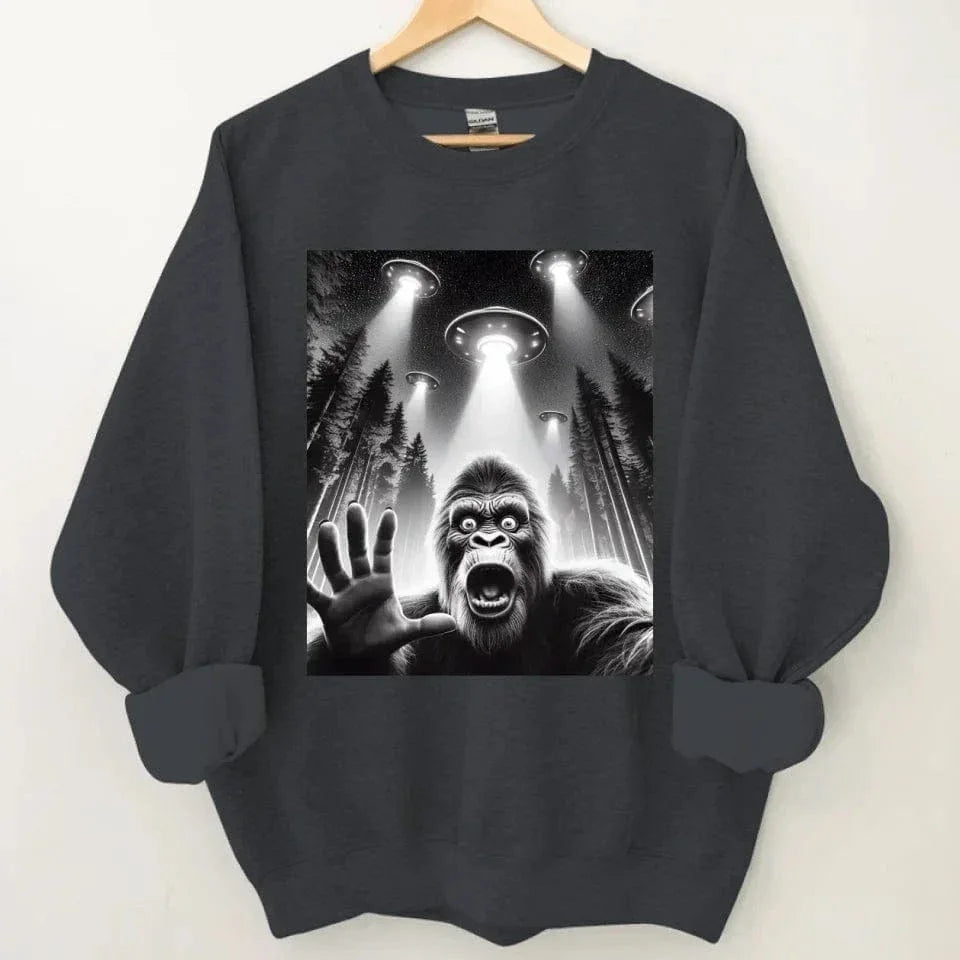 Terrified Orangutan and UFO Selfie Fun Costume - A Gift For Friend,Family,Colleagues,Fellow Student,Roommates - Joliny