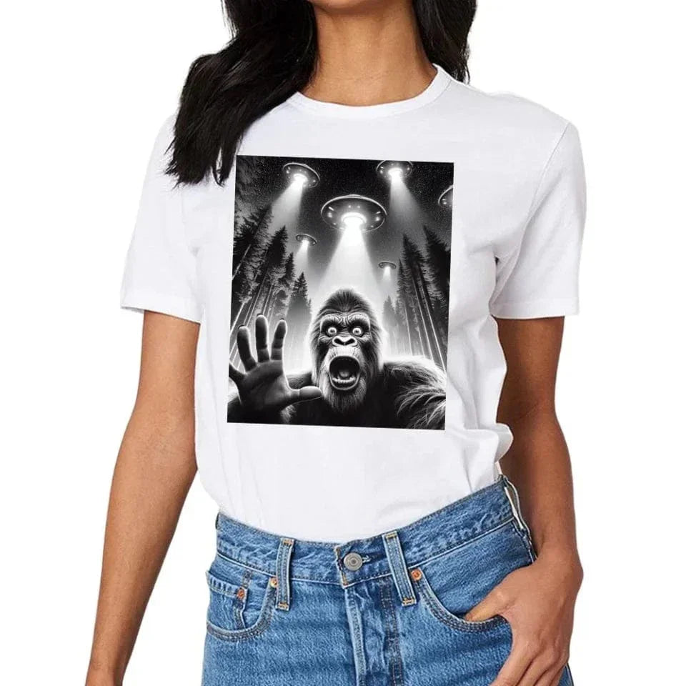 Terrified Orangutan and UFO Selfie Fun Costume - A Gift For Friend,Family,Colleagues,Fellow Student,Roommates - Joliny