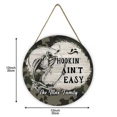 Customized Camping Themed Wooden Signage - Personalized Text Fishing Pattern Camouflage Style Round Wooden Door Plaque - A Gift For Family,Friend,Camping Enthusiasts,Angler