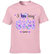 I Love Being Gigi - Garment with personalized name in purple floral pattern - Family Gift - Joliny