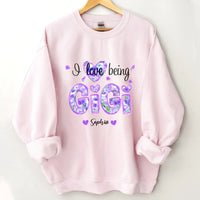 I Love Being Gigi - Garment with personalized name in purple floral pattern - Family Gift - Joliny