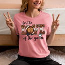 crewneck-tee-mockup-of-a-woman-making-peace-signs-with-her-hands-m37293