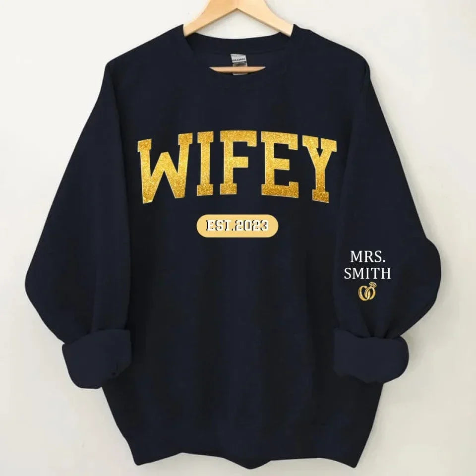 Couple's Anniversary Customized Clothing - Personalized Date and Name Couple Sweatshirt - A Commemorative Gift For Husband,Wife - Joliny