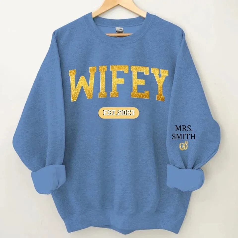 Couple's Anniversary Customized Clothing - Personalized Date and Name Couple Sweatshirt - A Commemorative Gift For Husband,Wife - Joliny