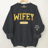 Couple's Anniversary Customized Clothing - Personalized Date and Name Couple Sweatshirt - A Commemorative Gift For Husband,Wife - Joliny