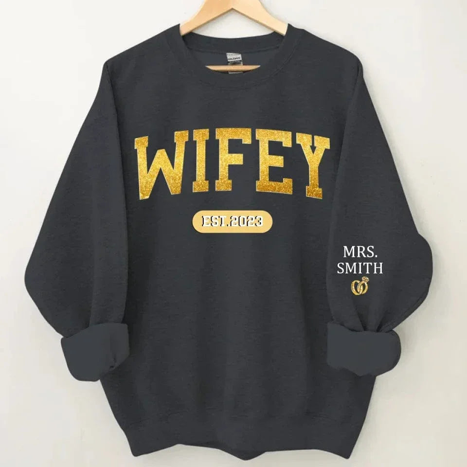 Couple's Anniversary Customized Clothing - Personalized Date and Name Couple Sweatshirt - A Commemorative Gift For Husband,Wife - Joliny