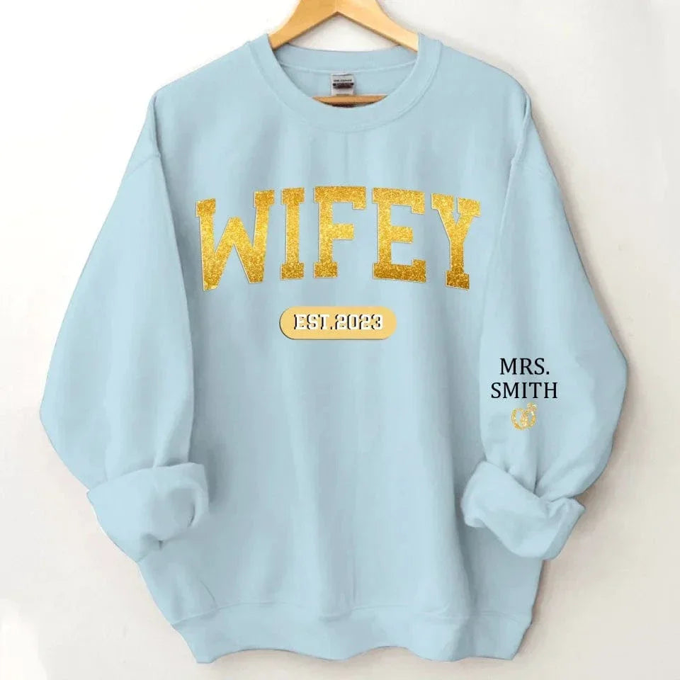 Couple's Anniversary Customized Clothing - Personalized Date and Name Couple Sweatshirt - A Commemorative Gift For Husband,Wife - Joliny