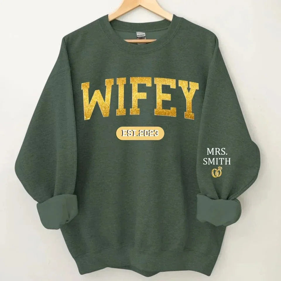 Couple's Anniversary Customized Clothing - Personalized Date and Name Couple Sweatshirt - A Commemorative Gift For Husband,Wife - Joliny