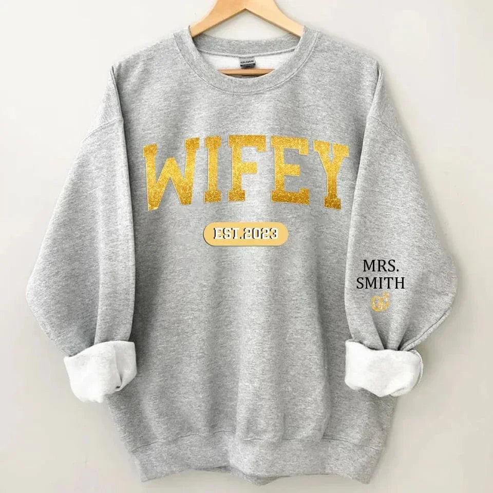 Couple's Anniversary Customized Clothing - Personalized Date and Name Couple Sweatshirt - A Commemorative Gift For Husband,Wife - Joliny