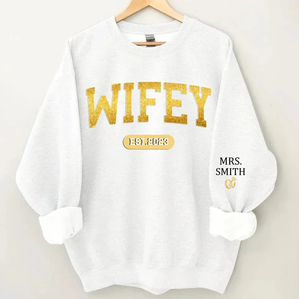 Couple's Anniversary Customized Clothing - Personalized Date and Name Couple Sweatshirt - A Commemorative Gift For Husband,Wife - Joliny