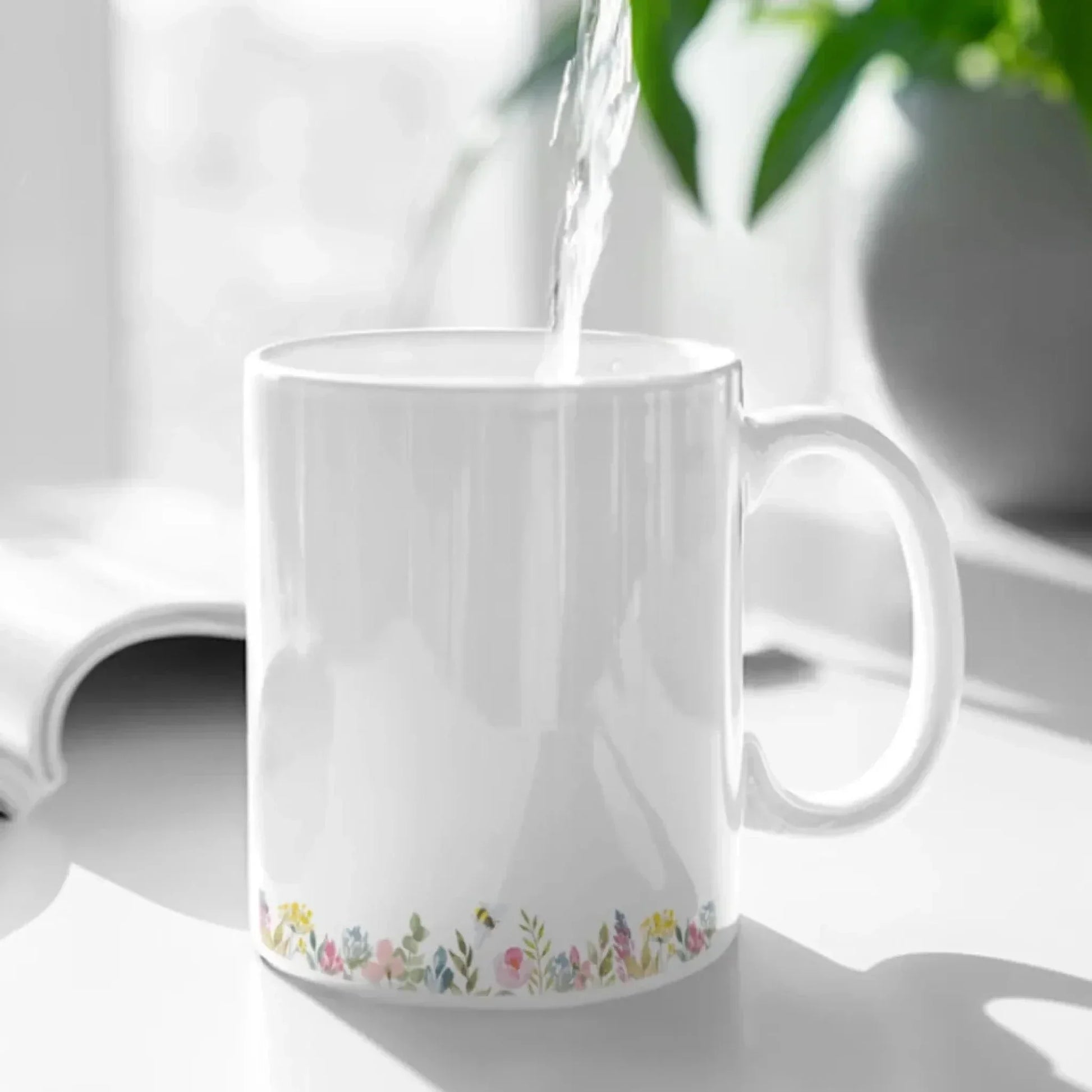 Customized Garden Themed Mug - Personalized Birthday Flower and Name Bush Pattern Mug - A Gift For Family,Friend,Flower Lovers - Joliny