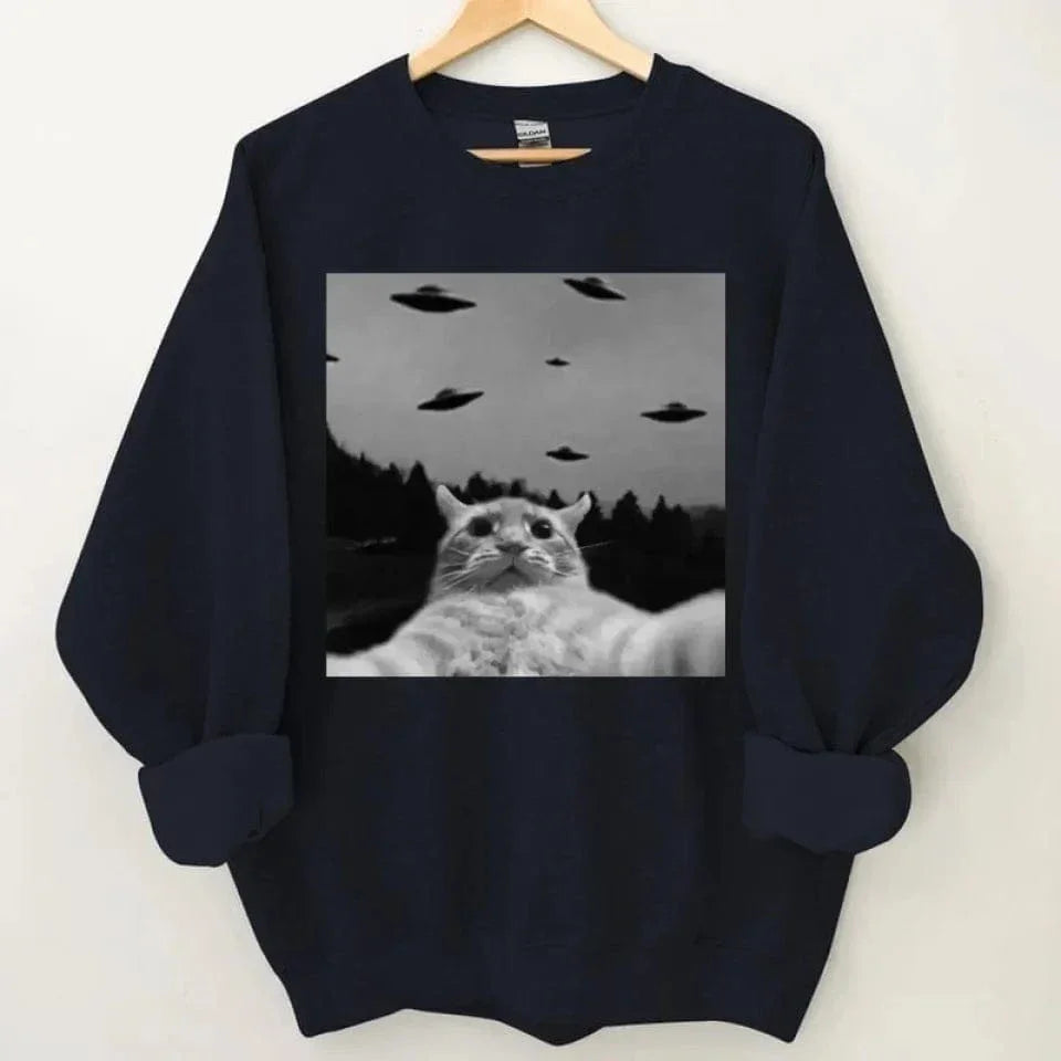 Weird Theme Kittens and UFO Clothe - A Gift For Friend,Family,Colleagues,Fellow Student,Roommates - Joliny