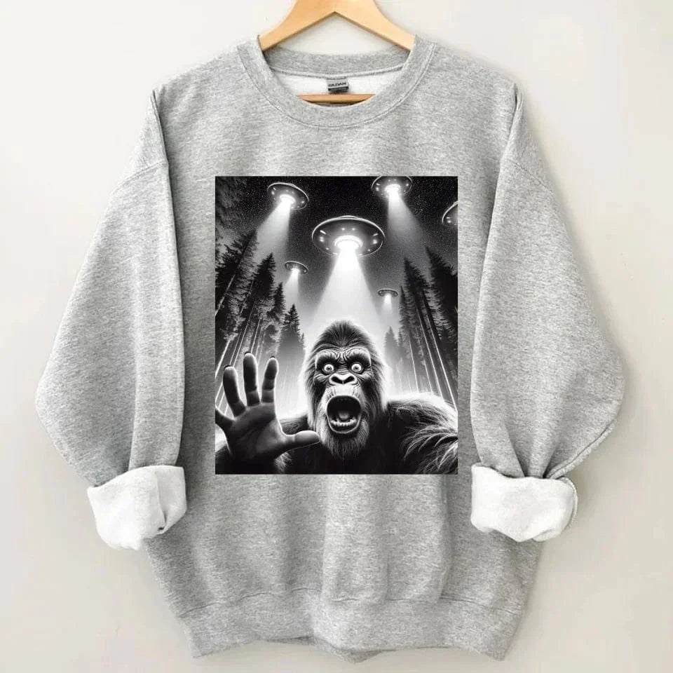 Terrified Orangutan and UFO Selfie Fun Costume - A Gift For Friend,Family,Colleagues,Fellow Student,Roommates - Joliny