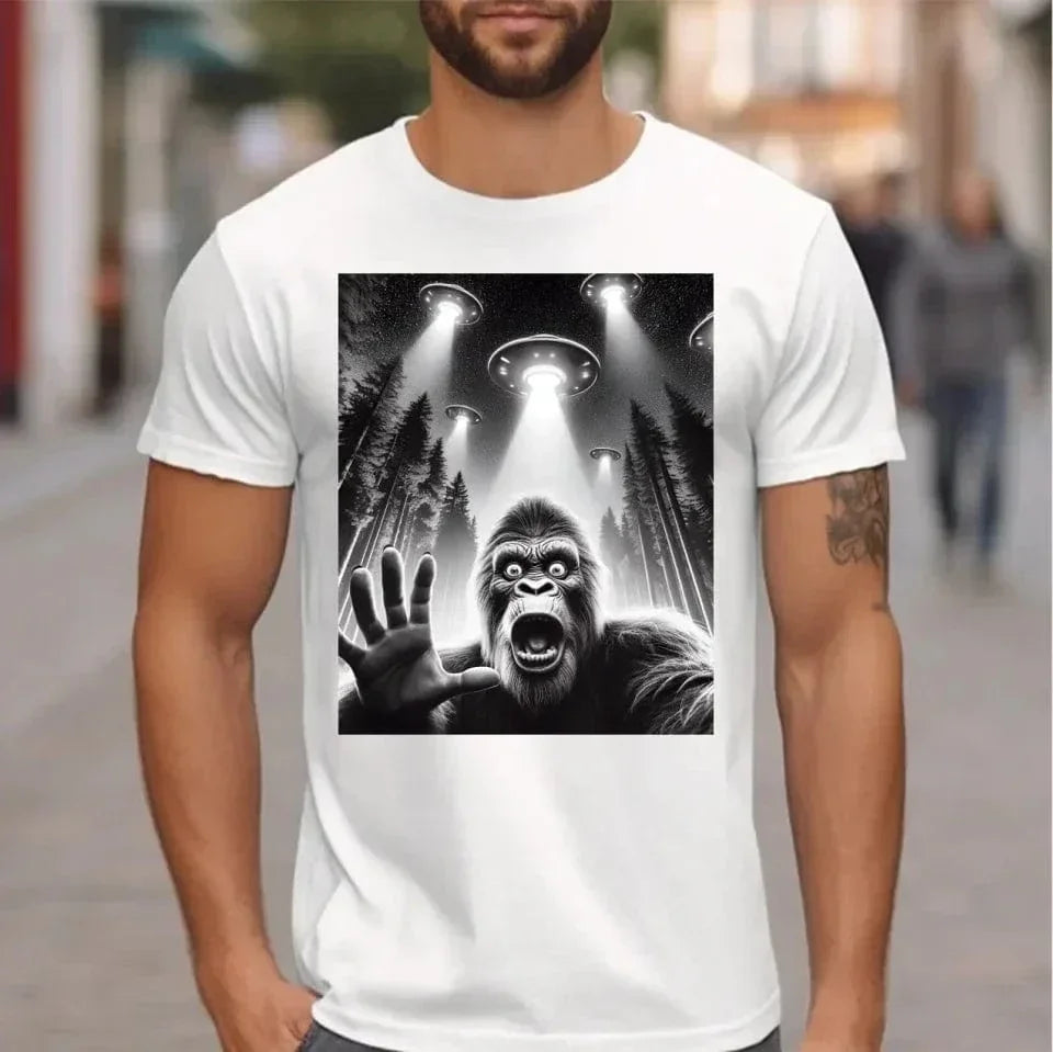 Terrified Orangutan and UFO Selfie Fun Costume  - A Gift For Friend,Family,Colleagues,Fellow Student,Roommates